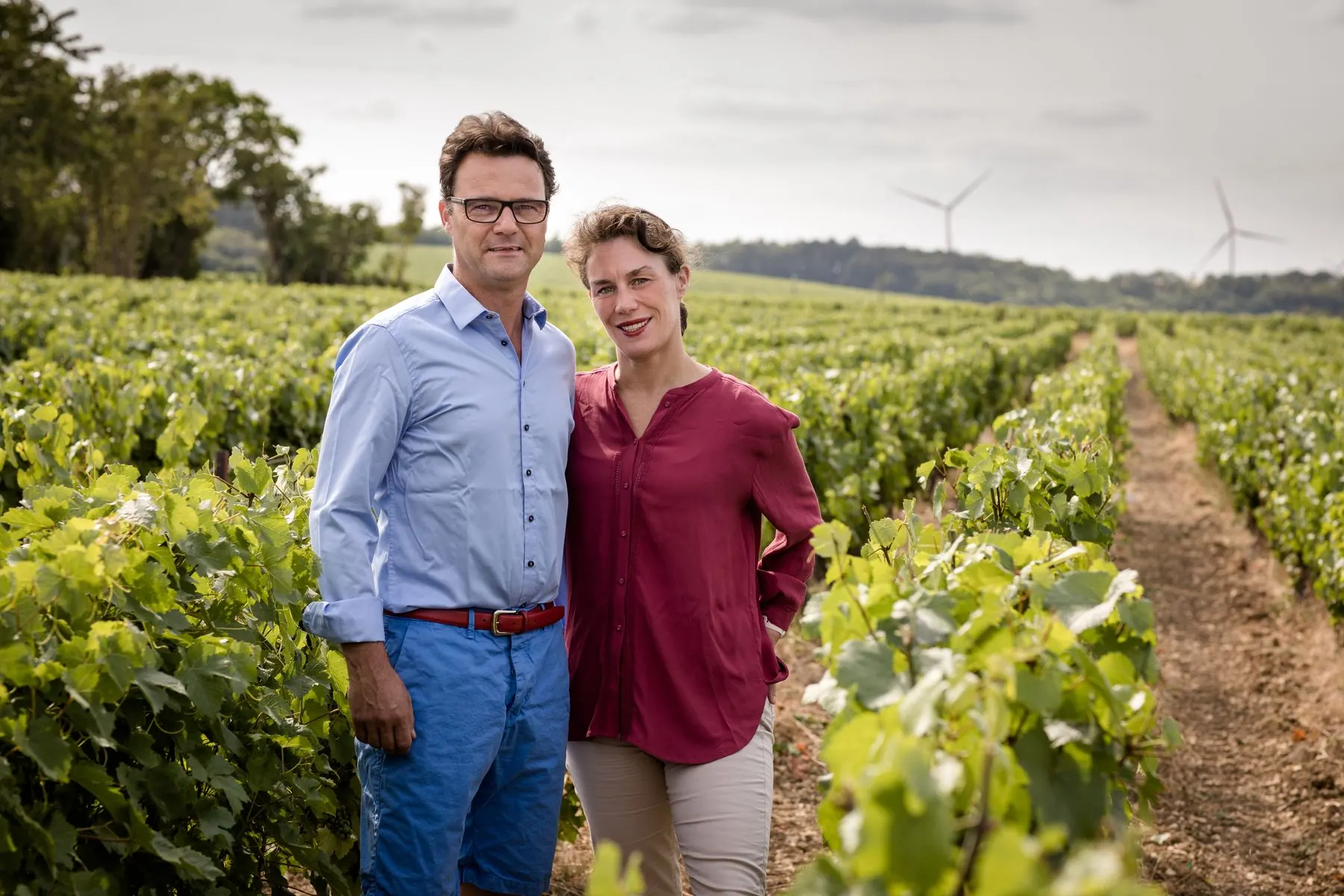 Céline et Frédéric Gueguen dans leurs vignes à Chablis