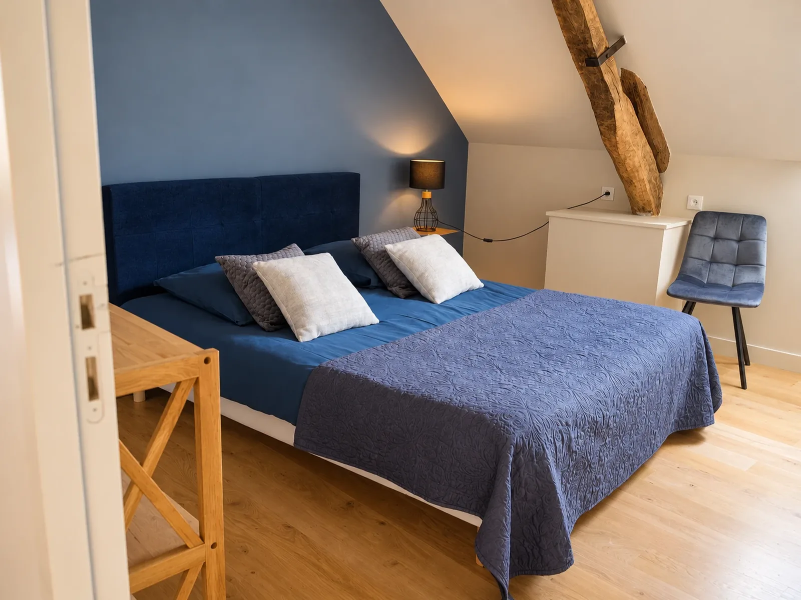 L’Appartement — la première chambre